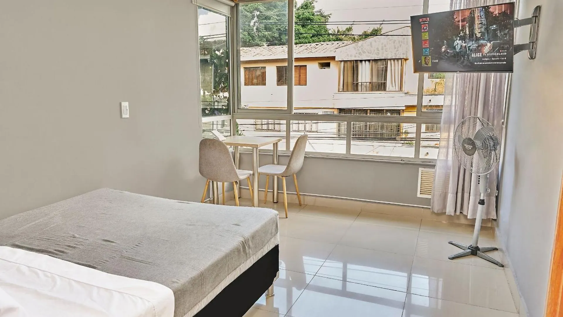 Apartamentos Y Loft Laureles Medellin 0*,