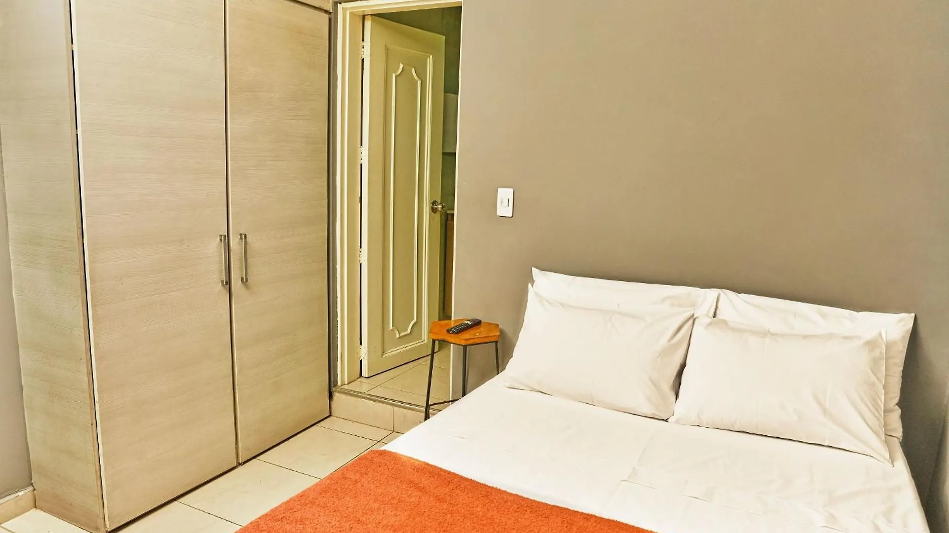 Apartamentos Y Loft Laureles Medellin 0*,